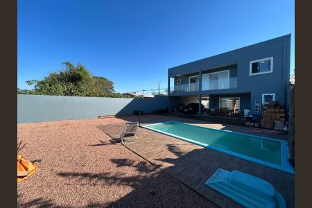 Casa à venda com 216m², 3 quartos e 4 vagasÁrea externa