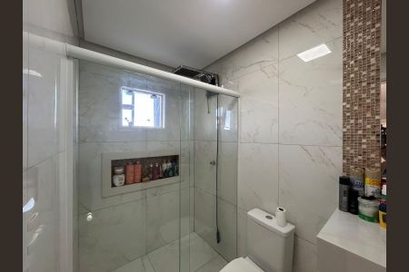 Casa à venda com 216m², 3 quartos e 4 vagasBanheiro da Suíte 2