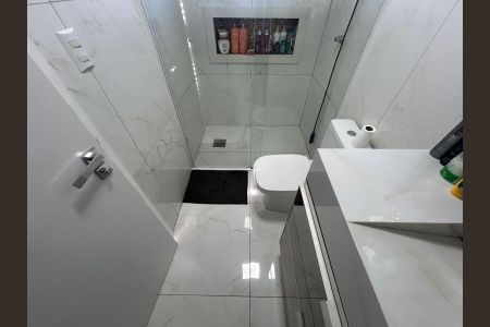 Casa à venda com 216m², 3 quartos e 4 vagasBanheiro da Suíte 2