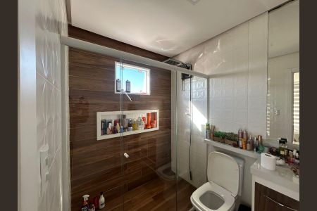 Casa à venda com 216m², 3 quartos e 4 vagasBanheiro da Suíte 1