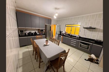 Cozinha de casa para alugar com 2 quartos, 117m² em Parque Residencial Marengo, Suzano