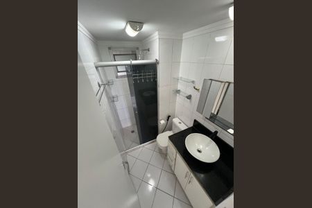 Banheiro de apartamento para alugar com 3 quartos, 65m² em Vila Itapegica, Guarulhos