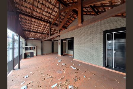 Garagem de casa à venda com 5 quartos, 350m² em Carandiru, São Paulo