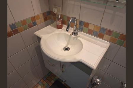Casa à venda com 350m², 5 quartos e 4 vagas Casa à venda com 350m², 5 quartos e 4 vagasBanheiro