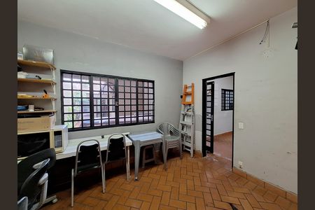 Casa à venda com 350m², 5 quartos e 4 vagas Casa à venda com 350m², 5 quartos e 4 vagasSalão