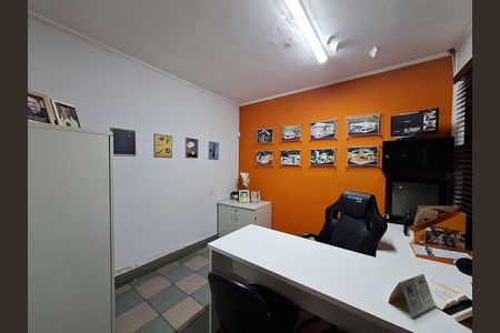 Quarto de casa à venda com 5 quartos, 350m² em Carandiru, São Paulo