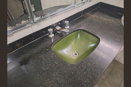 Casa à venda com 350m², 5 quartos e 4 vagas Casa à venda com 350m², 5 quartos e 4 vagasBanheiro 3