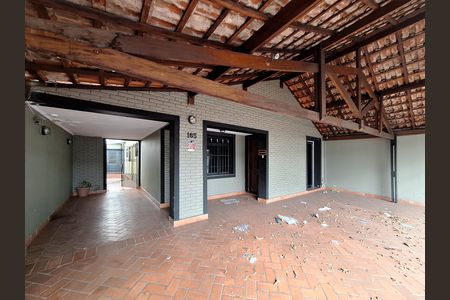 Casa à venda com 350m², 5 quartos e 4 vagas Casa à venda com 350m², 5 quartos e 4 vagasGaragem