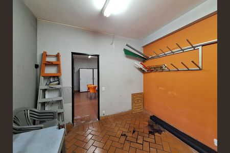 Casa à venda com 350m², 5 quartos e 4 vagas Casa à venda com 350m², 5 quartos e 4 vagasSalão