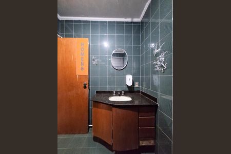Casa à venda com 350m², 5 quartos e 4 vagas Casa à venda com 350m², 5 quartos e 4 vagasBanheiro 2