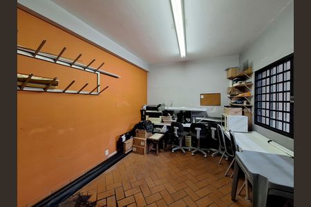 Casa à venda com 350m², 5 quartos e 4 vagas Casa à venda com 350m², 5 quartos e 4 vagasSalão