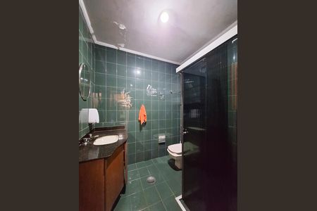 Casa à venda com 350m², 5 quartos e 4 vagas Casa à venda com 350m², 5 quartos e 4 vagasBanheiro 2