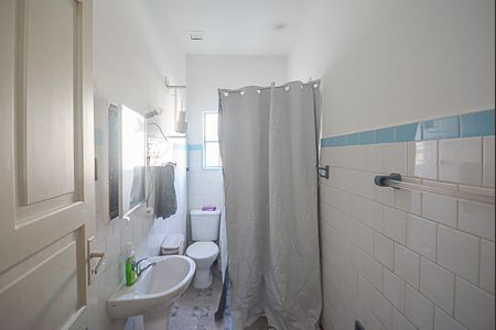Casa à venda com 124m², 2 quartos e 1 vaga Casa à venda com 124m², 2 quartos e 1 vagaBanheiro