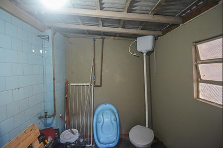 Casa à venda com 124m², 2 quartos e 1 vaga Casa à venda com 124m², 2 quartos e 1 vagaBanheiro de serviço