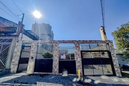Fachada com Plaquinha de casa de condomínio para alugar com 2 quartos, 70m² em Vila Esperança, São Paulo