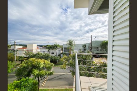 Casa de condomínio para alugar com 300m², 3 quartos e 4 vagasSuite Master