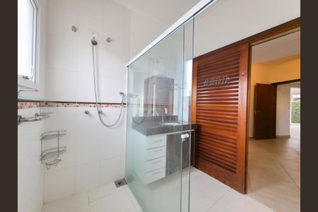 Casa de condomínio para alugar com 300m², 3 quartos e 4 vagasBanheiro da Suíte Master