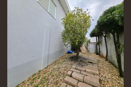 Casa de condomínio para alugar com 300m², 3 quartos e 4 vagasÁrea externa