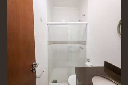 Casa de condomínio para alugar com 300m², 3 quartos e 4 vagasBanheiro da Suíte 3