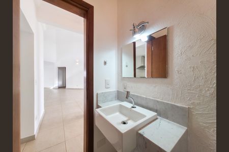 Casa de condomínio para alugar com 300m², 3 quartos e 4 vagasLavabo