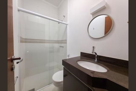 Casa de condomínio para alugar com 300m², 3 quartos e 4 vagasBanheiro da Suíte 3