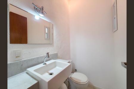 Casa de condomínio para alugar com 300m², 3 quartos e 4 vagasLavabo