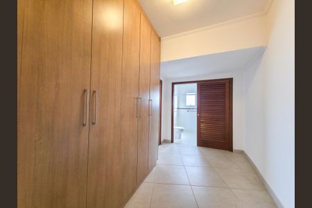Casa de condomínio para alugar com 300m², 3 quartos e 4 vagasSuite Master