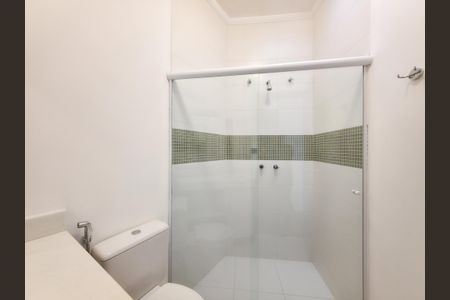 Casa de condomínio para alugar com 300m², 3 quartos e 4 vagasBanheiro da Suíte 2