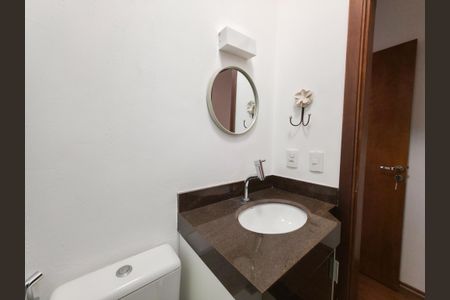 Casa de condomínio para alugar com 300m², 3 quartos e 4 vagasBanheiro da Suíte 3
