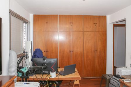 Apartamento à venda com 115m², 3 quartos e 2 vagas Apartamento à venda com 115m², 3 quartos e 2 vagasSuíte