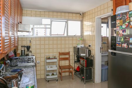 Apartamento à venda com 115m², 3 quartos e 2 vagas Apartamento à venda com 115m², 3 quartos e 2 vagasCozinha e Área de Serviço