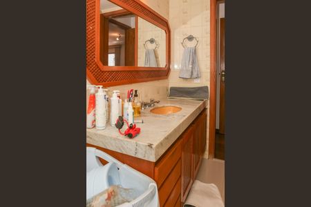 Apartamento à venda com 115m², 3 quartos e 2 vagas Apartamento à venda com 115m², 3 quartos e 2 vagasBanheiro Social