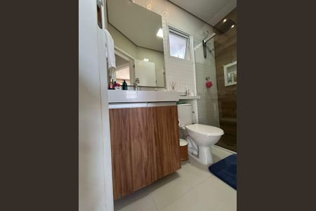 Banheiro de apartamento para alugar com 2 quartos, 54m² em Jardim do Estádio, Santo André