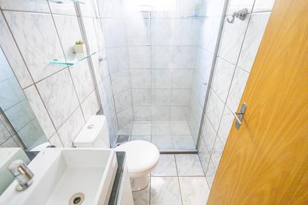 Banheiro de apartamento para alugar com 2 quartos, 43m² em Juliana, Belo Horizonte