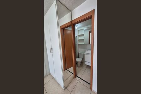 Banheiro da Suíte de apartamento à venda com 2 quartos, 65m² em Vigário Geral, Rio de Janeiro