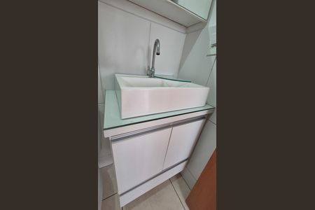 Apartamento à venda com 65m², 2 quartos e 1 vaga Apartamento à venda com 65m², 2 quartos e 1 vagaBanheiro Social
