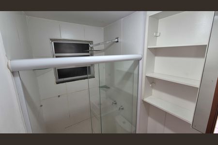 Apartamento à venda com 65m², 2 quartos e 1 vaga Apartamento à venda com 65m², 2 quartos e 1 vagaBanheiro Social