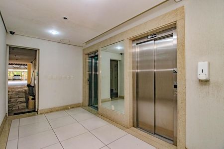 Apartamento à venda com 73m², 2 quartos e 1 vaga Apartamento à venda com 73m², 2 quartos e 1 vagaElevadores