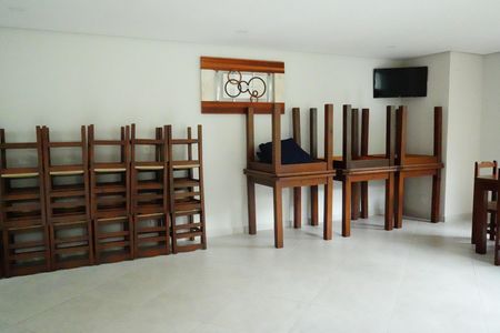 Apartamento para alugar com 68m², 2 quartos e 1 vagaÁrea comum - Salão de festas