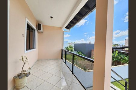 Casa para alugar com 100m², 2 quartos e 3 vagas