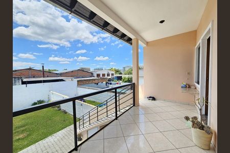 Casa para alugar com 100m², 2 quartos e 3 vagas