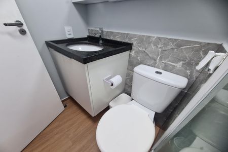 Banheiro de apartamento para alugar com 2 quartos, 37m² em Conjunto Habitacional Teotonio Vilela, São Paulo
