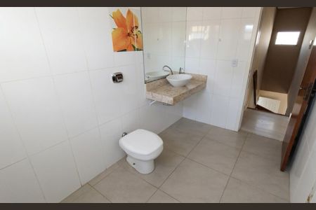 Banheiro 1 de casa para alugar com 3 quartos, 176m² em Centro, Gravataí