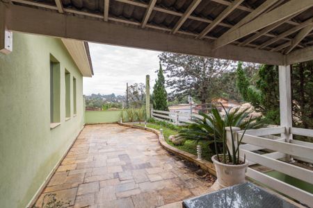 Casa de condomínio para alugar com 460m², 4 quartos e 3 vagasSacada