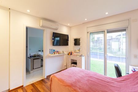 Casa de condomínio para alugar com 460m², 4 quartos e 3 vagasSuíte 3