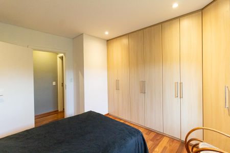 Casa de condomínio para alugar com 460m², 4 quartos e 3 vagasSuíte 1