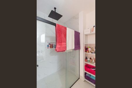 Casa de condomínio para alugar com 460m², 4 quartos e 3 vagasBanheiro da suíte 3
