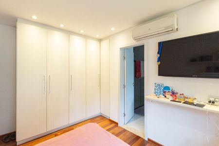 Casa de condomínio para alugar com 460m², 4 quartos e 3 vagasSuíte 3