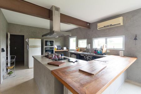 Casa de condomínio para alugar com 460m², 4 quartos e 3 vagasCozinha