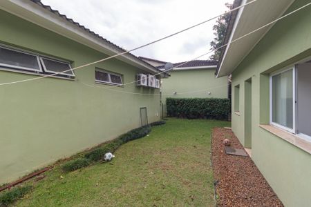 Casa de condomínio para alugar com 460m², 4 quartos e 3 vagasQuintal